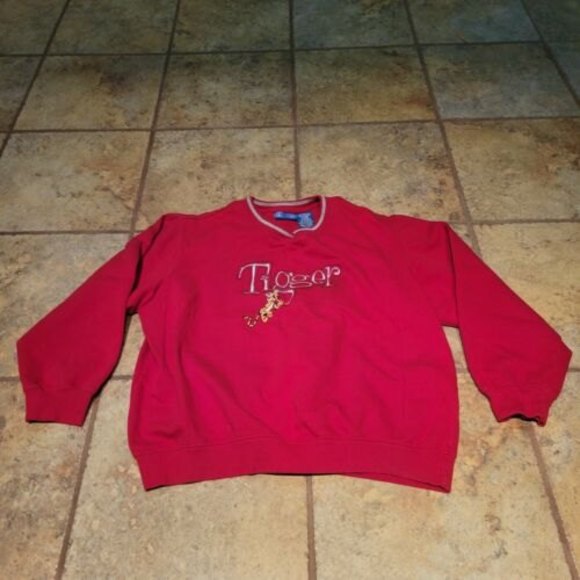 Vintage Walt Disney Store Tigger Embroidered Crewneck Red Sweatshirt Size Large - Picture 1 of 6